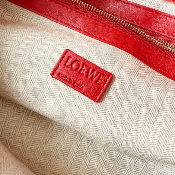 LOEWE Flamenco 2021 red mohair bag, XL - Picture 11 of 11